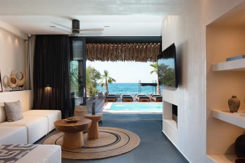 TV and multimedia, Living room, Seating area, Swimming pool