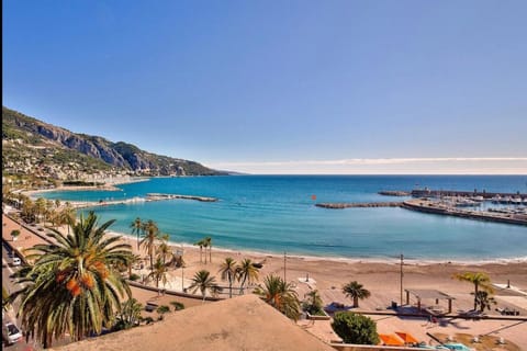 Duplex 6 Pers - Panoramic Sea View - Old City - 2 mn Beach Apartment in Menton
