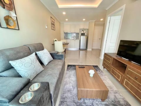 Communal lounge/ TV room, TV and multimedia, Living room