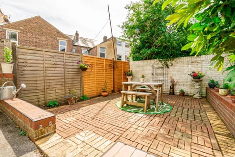 Air Maison - Bright & Breezy Apartment in Portsmouth