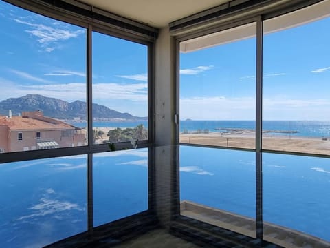 Patio, Beach, Mountain view, Sea view, Sunrise, Sunset