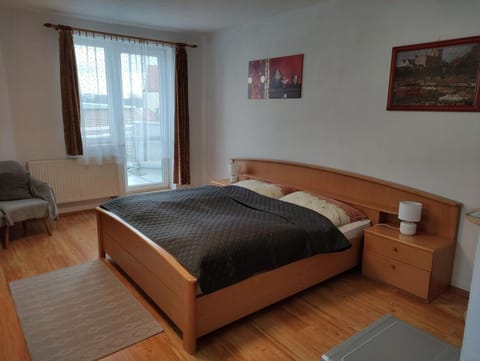 Bed, Living room, Bedroom