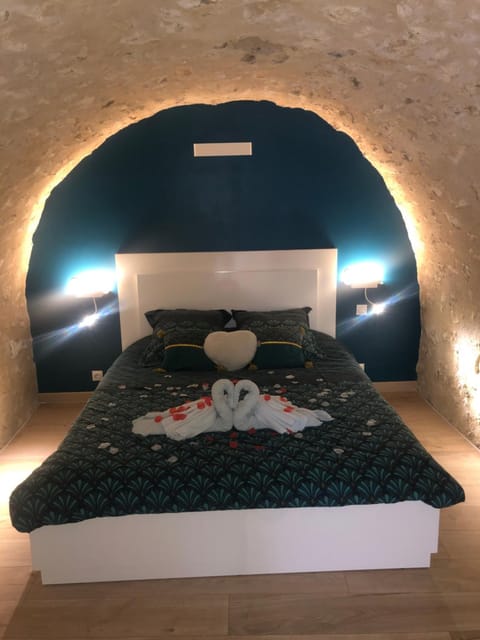 Trog'Love: Balnéo détente dans une troglodyte Apartment in Tours