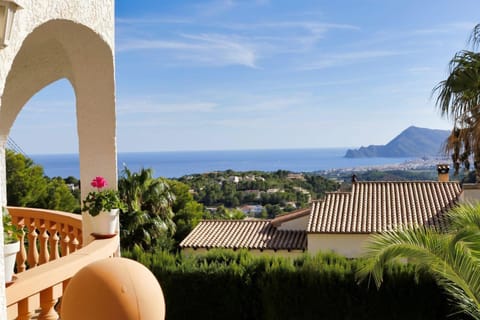 Large chalet with private pool Chalet in Marina Baixa