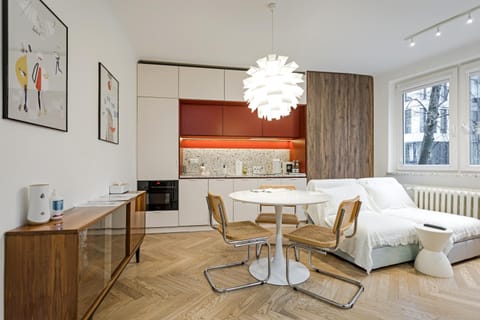 Dining area, kitchen
