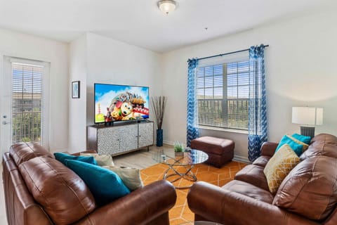 Vista Cay at Epic Universe - Luxury 4 bedroom penthouse Apartment in Highlands Reserve