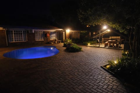 Night, Garden, Garden view, Pool view