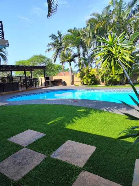 Day, Garden, Guests, Garden view, Pool view, Swimming pool, sunbed
