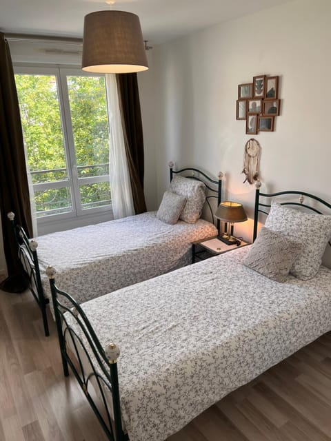 Appt à 10 min de Paris, 15 min a pied du SDF Apartment in Saint-Denis, France