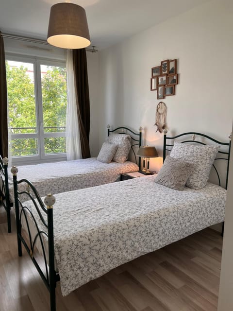 Appt à 10 min de Paris, 15 min a pied du SDF Apartment in Saint-Denis, France