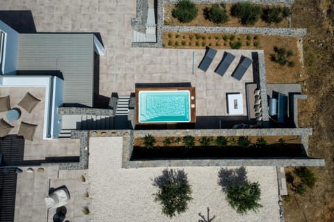 Property building, Bird's eye view, Swimming pool