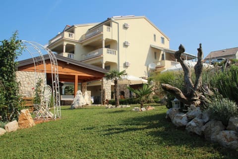 Property building, Garden, Garden view
