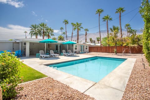 Patio, Mountain view, Pool view, Swimming pool, sunbed
