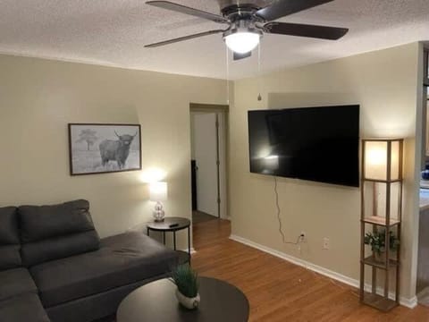 Charming 1-BR upstairs apartment near Fort Sill! Apartment in Lawton