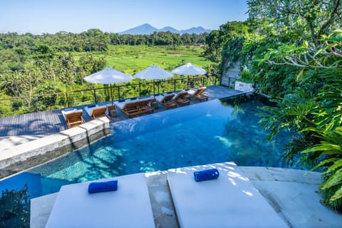 Nearby landmark, Natural landscape, Mountain view, Pool view, Swimming pool, Sunrise, Sunset, sunbed