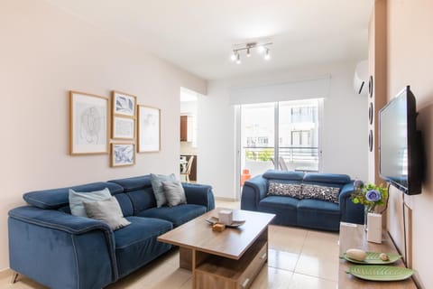 TV and multimedia, Living room, Seating area, air conditioner