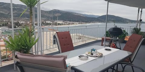 View (from property/room), Balcony/Terrace