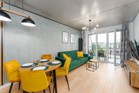 Communal lounge/ TV room, Balcony/Terrace, Kitchen or kitchenette, Living room, Dining area