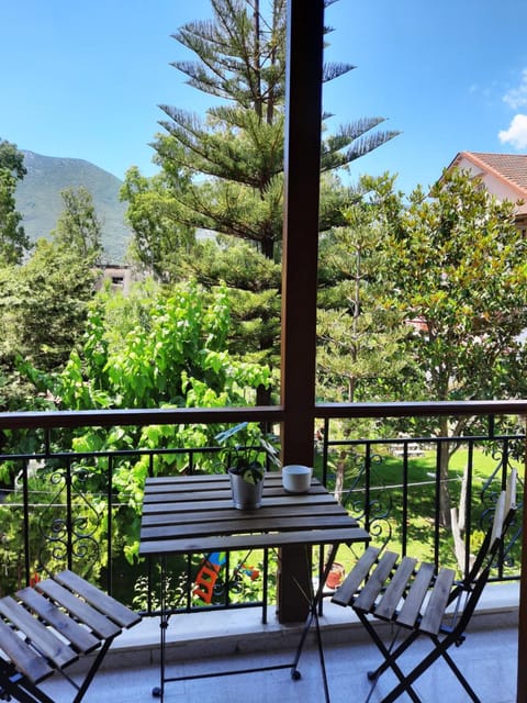 Balcony/Terrace, Garden view