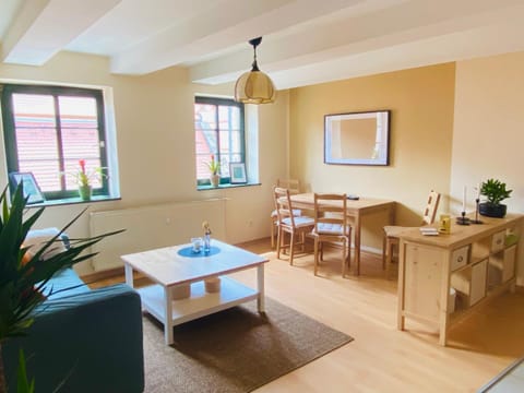 Toilet, Living room, Seating area, Dining area