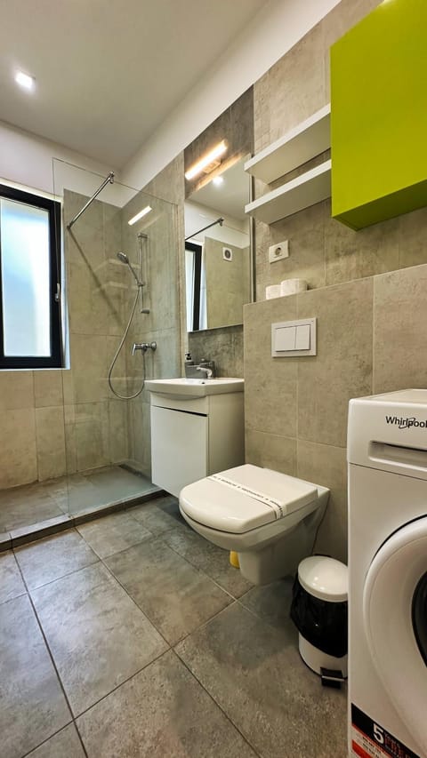 Shower, Toilet, Bathroom, washing machine, dryer