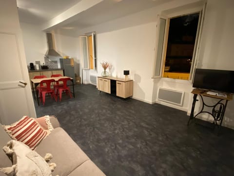 Appart " la rue des roues", à Fontaine-de-Vaucluse Apartment in Fontaine-de-Vaucluse