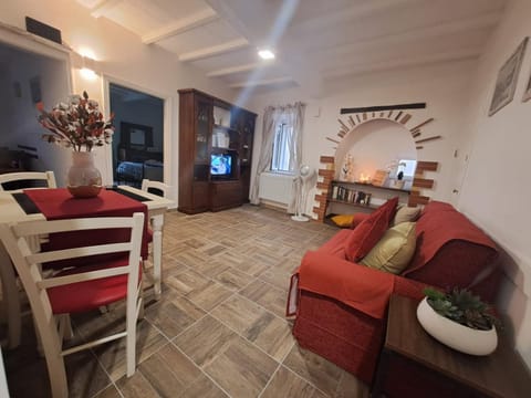 Communal lounge/ TV room, Living room, Seating area, Dining area