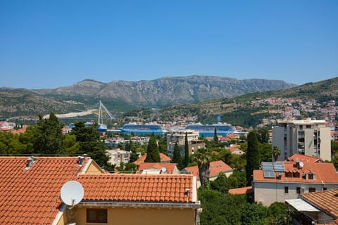 Neighbourhood, View (from property/room), City view