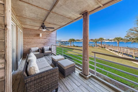 Needle Rush Point Unit E11 House in Ono Island