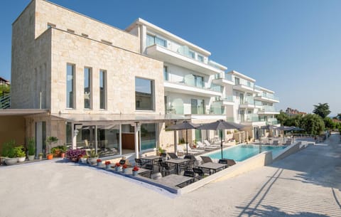 Property building, Swimming pool