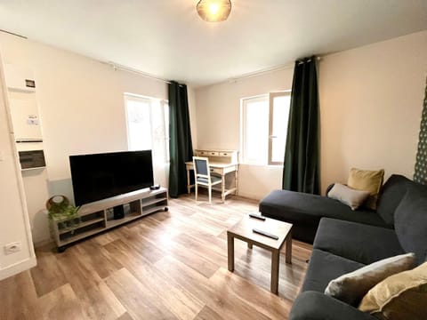 Communal lounge/ TV room, TV and multimedia, Living room, Seating area