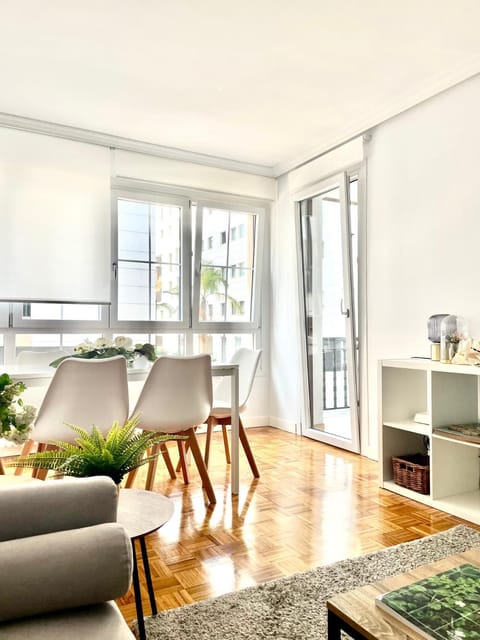 Living room, Dining area, City view