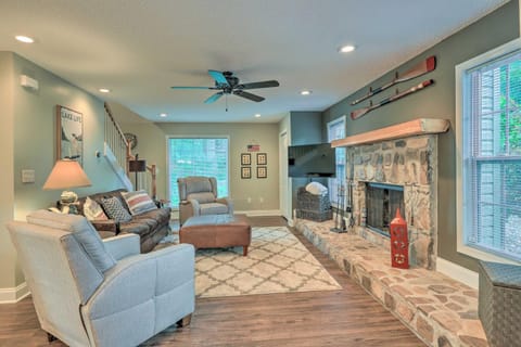 Lakefront Retreat with Deep Water and Great Views! House in Lake Sinclair