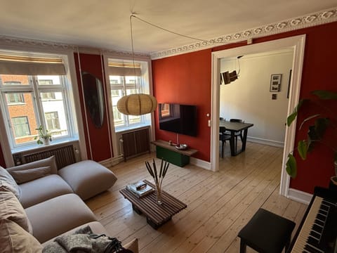 Communal lounge/ TV room, TV and multimedia, Living room