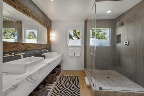 Haven With Pool, Hot Tub And Tastings Included House in Healdsburg