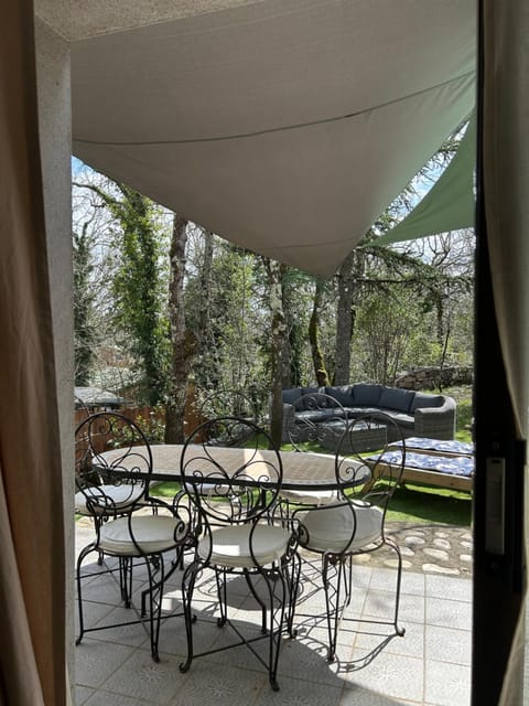 Patio, Dining area