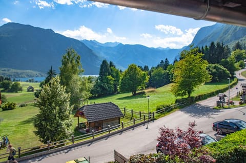 Balcony/Terrace, Balcony/Terrace, Lake view, Mountain view