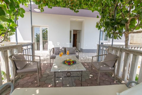 Patio, Facade/entrance, Balcony/Terrace