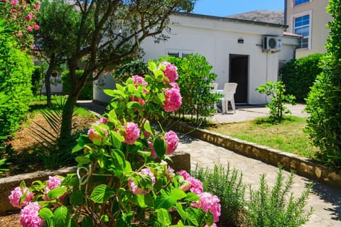 Property building, Garden