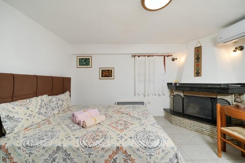 The square Apartment in Thasos