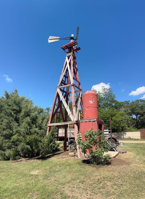 THE CW HOUSE Bed and Breakfast in Claude