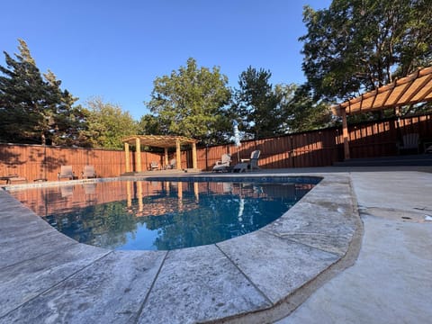 THE CW HOUSE Bed and Breakfast in Claude