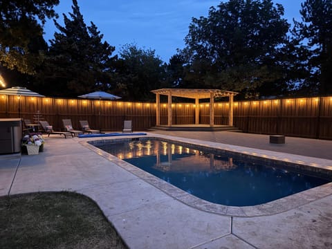 THE CW HOUSE Bed and Breakfast in Claude