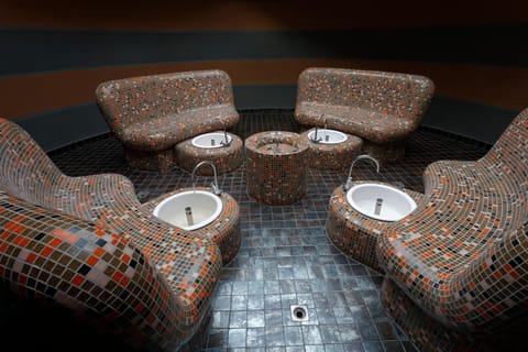 Steam room, Spa and wellness centre/facilities, Spa and wellness centre/facilities, Seating area, On site