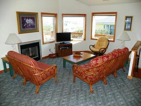 OS756- Beach Breeze House in Corolla