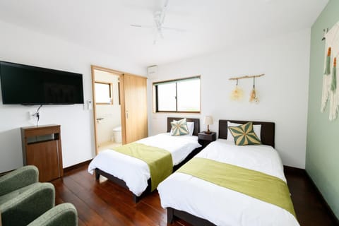 Photo of the whole room, Bedroom
