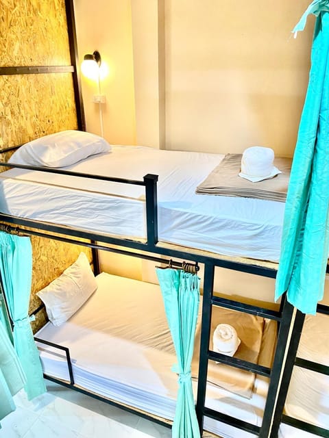 Bed, Bedroom, bunk bed