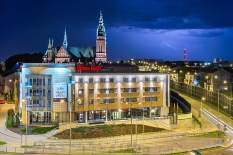 Property building, Night, City view, Location