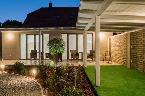 Property building, Garden, Garden view, Inner courtyard view