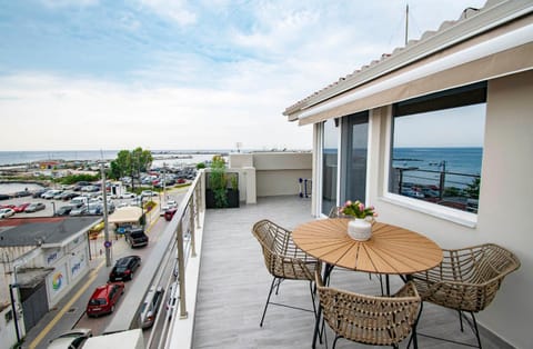 Balcony/Terrace, Dining area, City view, Sea view